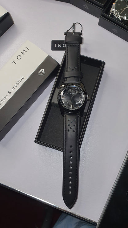 TOMI T-098 Men's Watch Date Quartz Round Shape Dial Leather Straps